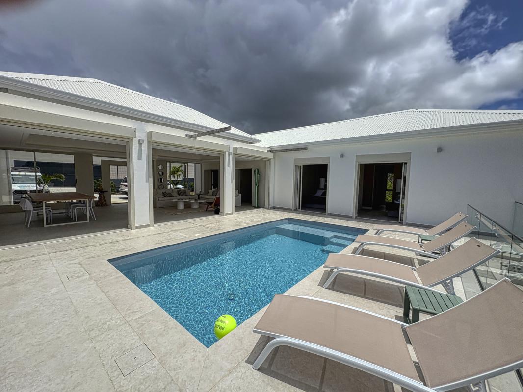 3.Location villa piscine vue mer Saint François Guadeloupe_Piscine vue mer